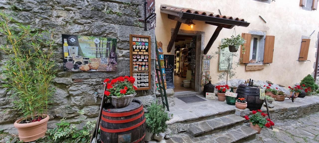 Apartment In The Smallest Town In The World Hum Exteriér fotografie